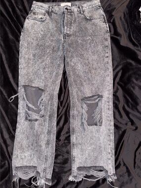 FREE PEOPLE Grey Mid Rise Distressed Edgy Leg Jeans size 27